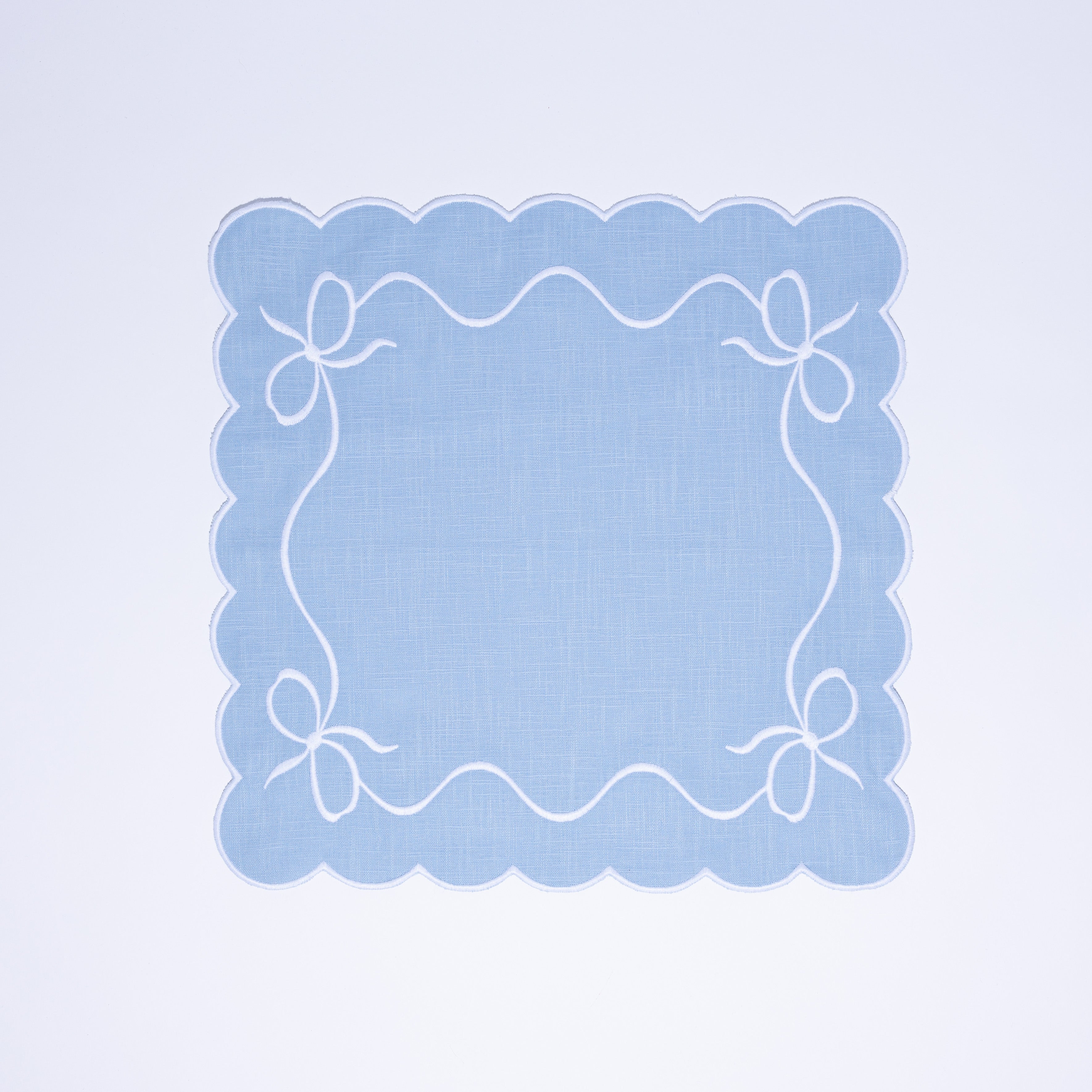 Classic Bow Pale Blue with White Napkins (set of 4)