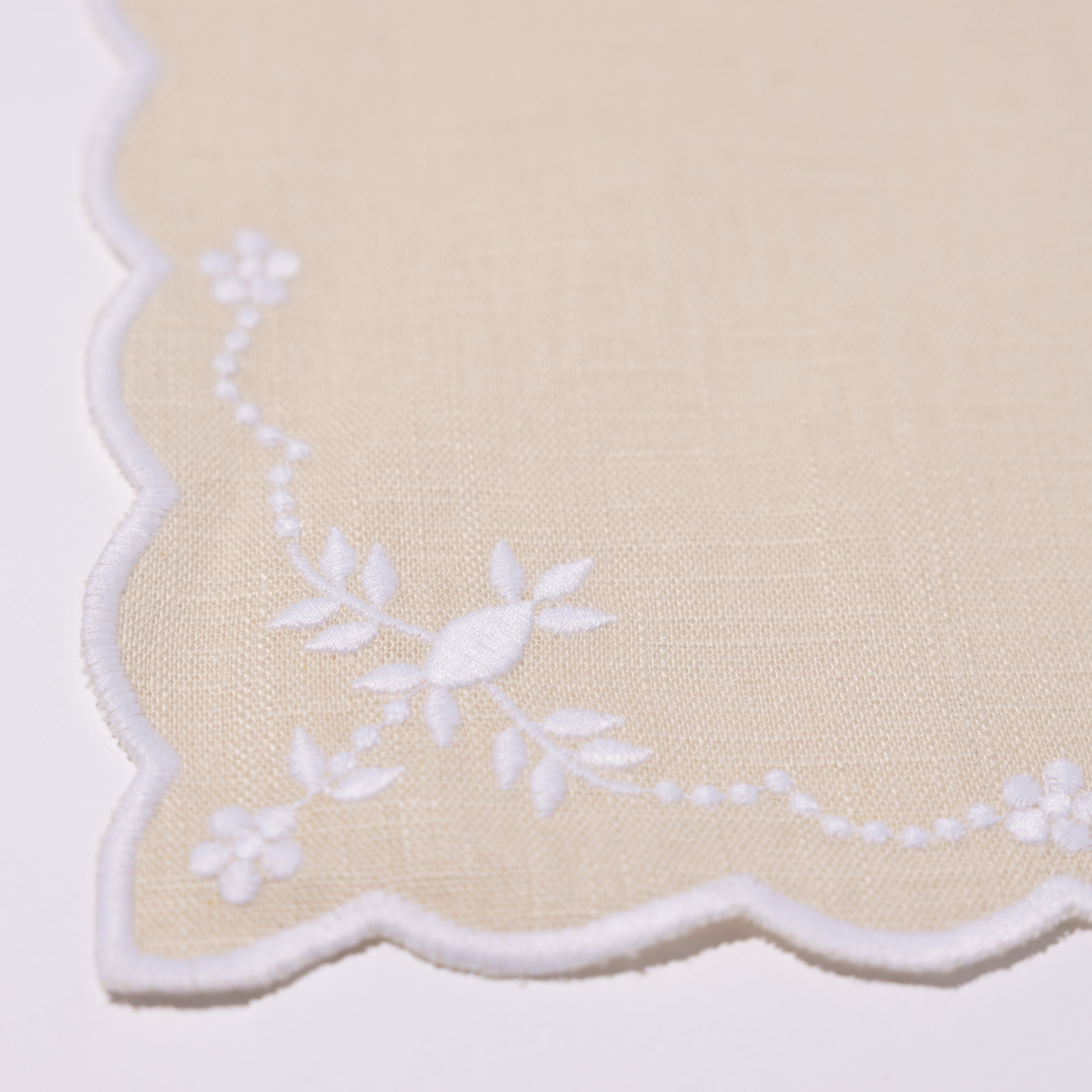 Floral Placemat in Sand (set of 4)