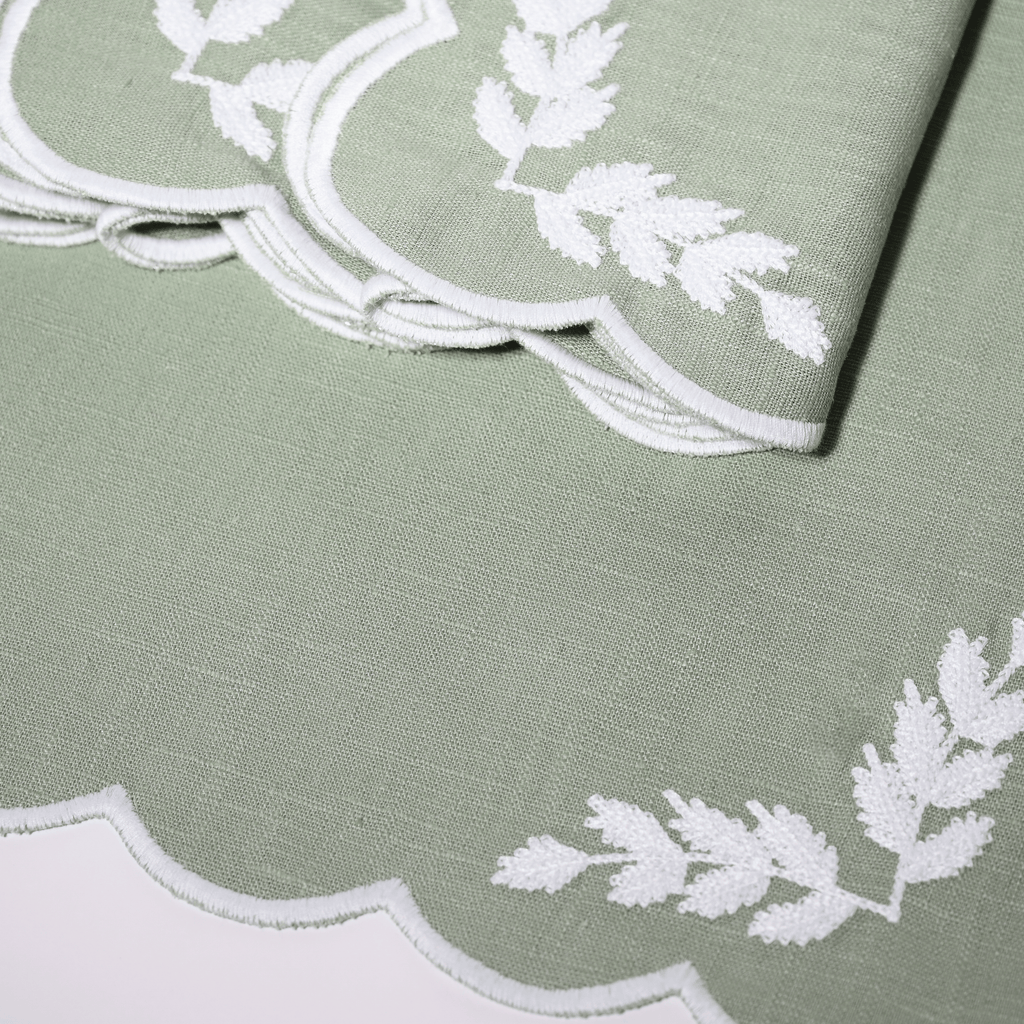 Henriette - Luxury Linens Floral Round Dusty Green with White Napkins (set of 4)