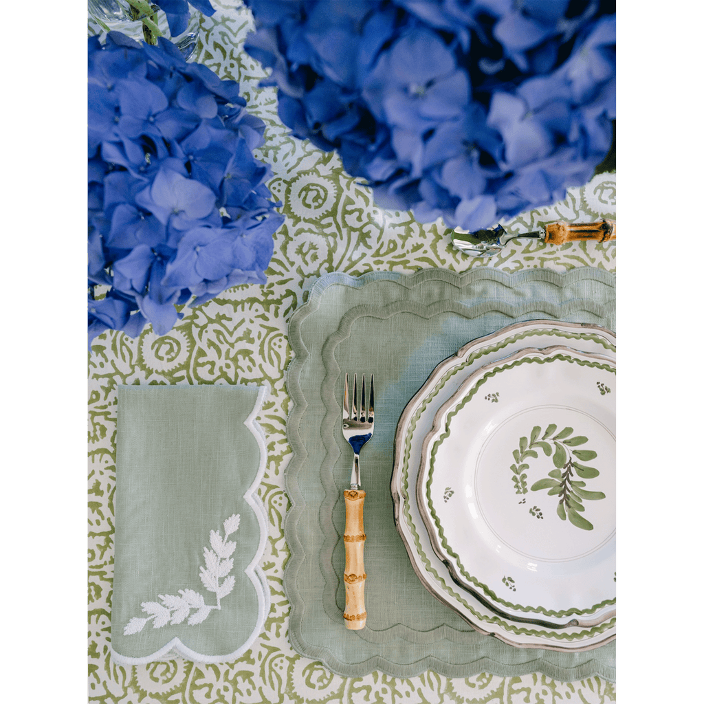 Henriette - Luxury Linens Floral Round Dusty Green with White Napkins (set of 4)