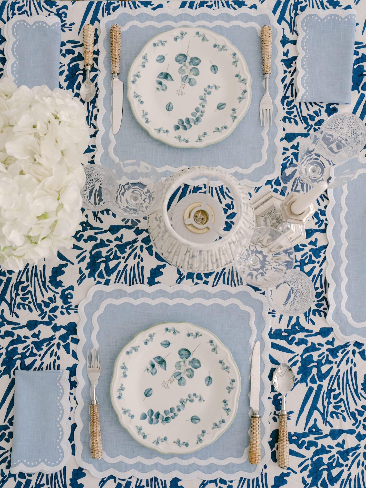 Henriette - Luxury Linens Napkins Bluebell Pale Blue with White Napkins (set of 4)