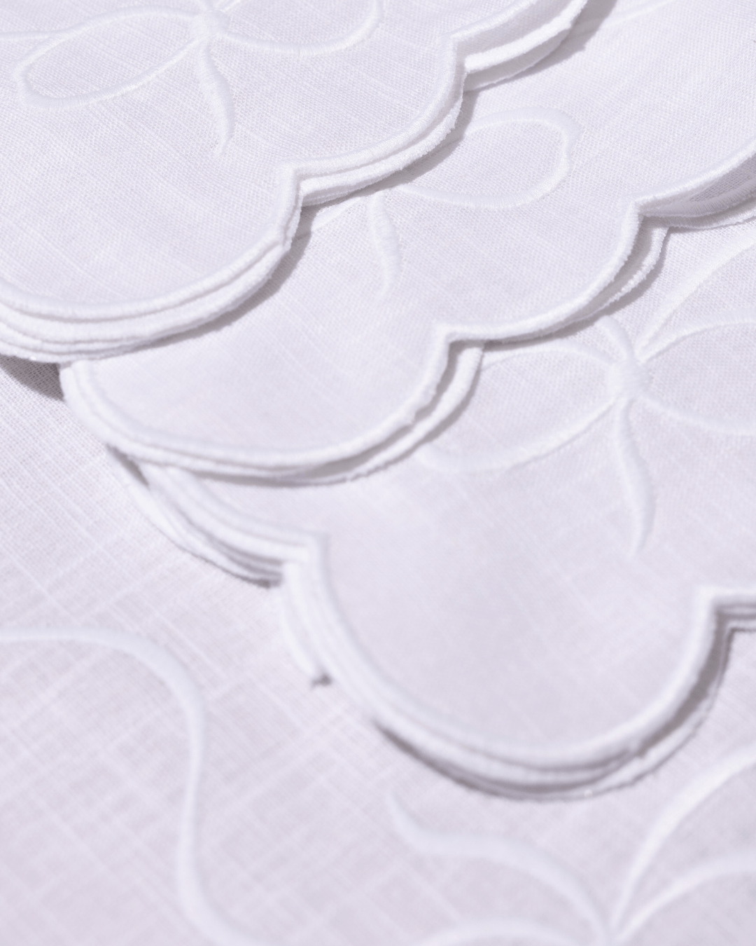 Henriette - Luxury Linens Napkins Bow Classic Napkins White/White (set of 4)