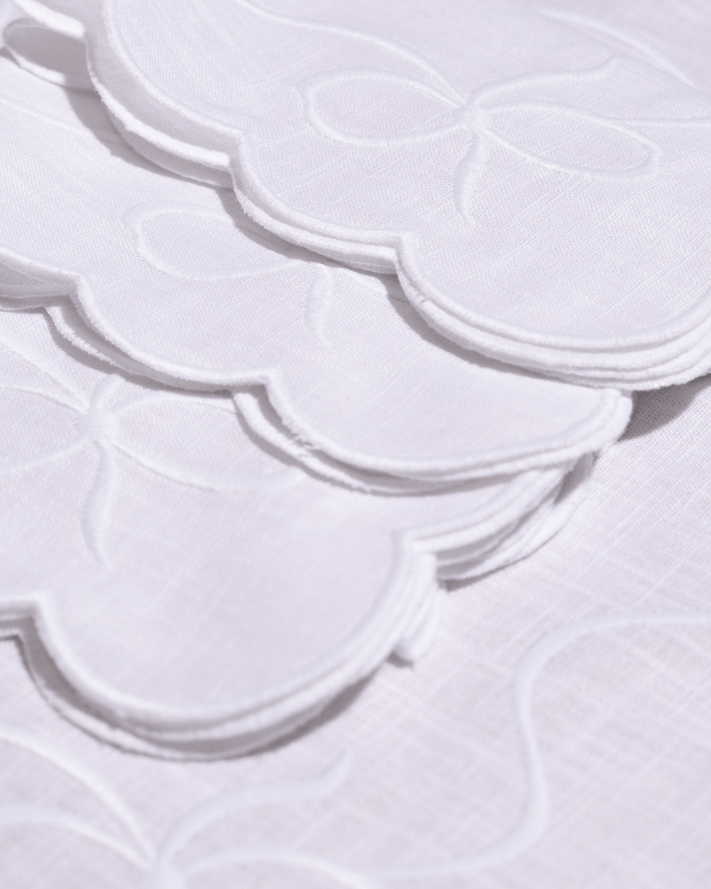 Henriette - Luxury Linens Napkins Bow Classic Napkins White/White (set of 4)