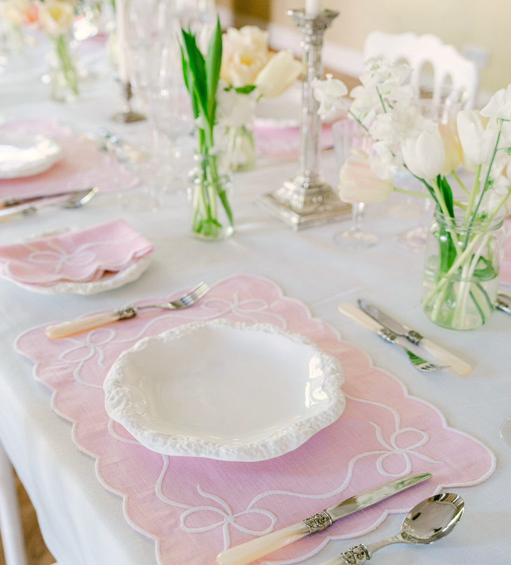 Henriette - Luxury Linens Napkins Classic Bow Baby Pink with White Napkins (set of 4)