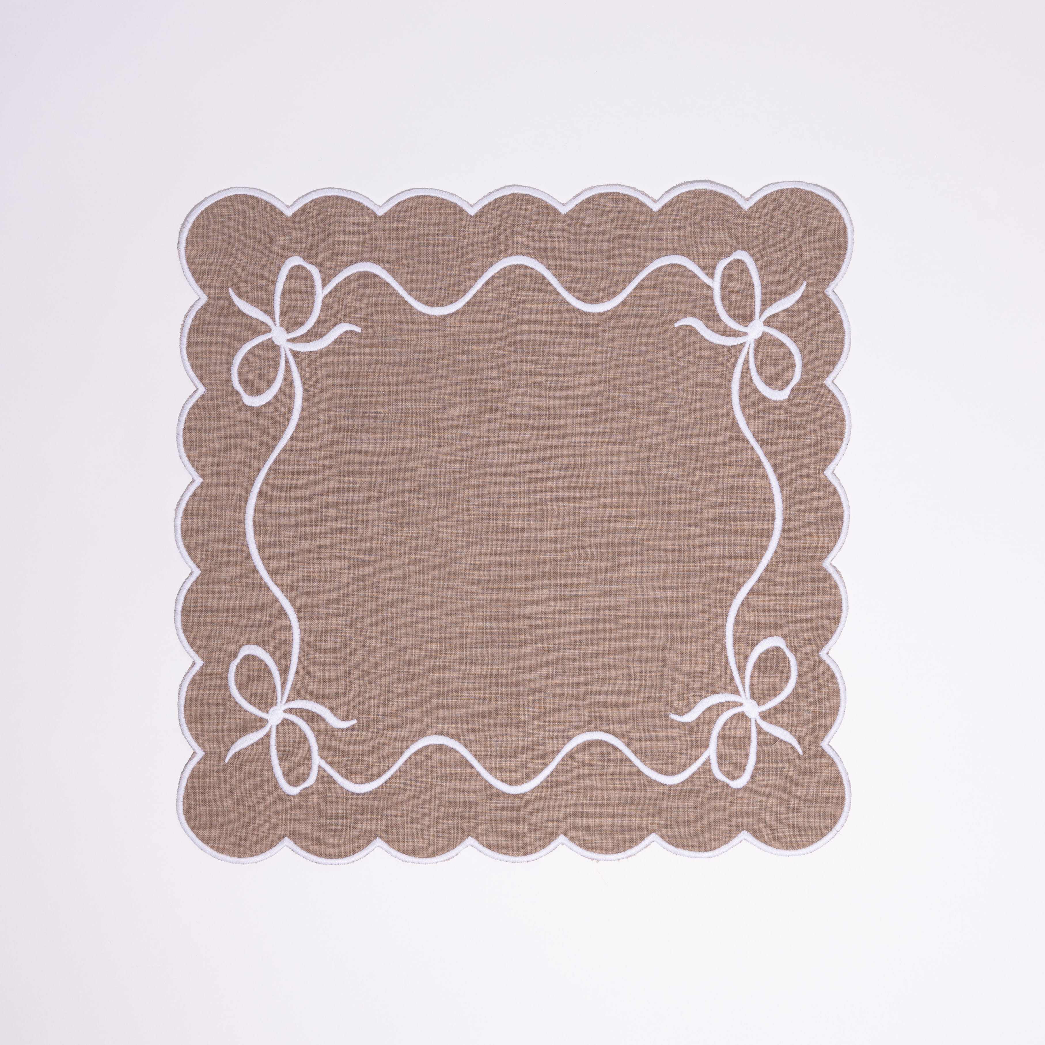 Henriette - Luxury Linens Napkins Classic Bow Mink with White Napkin (set of 4)