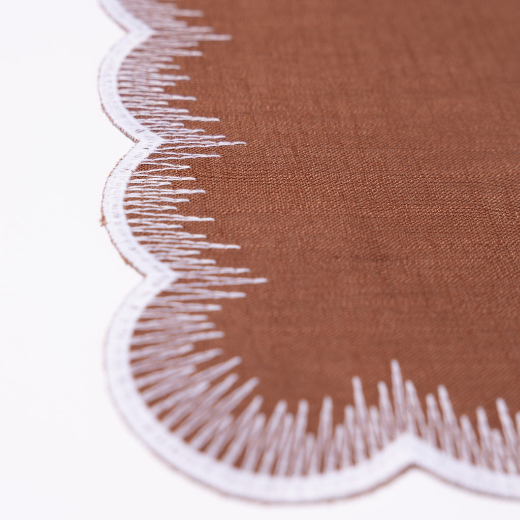 Henriette - Luxury Linens Napkins Flamestitch Caramel with White Napkins (set of 4)