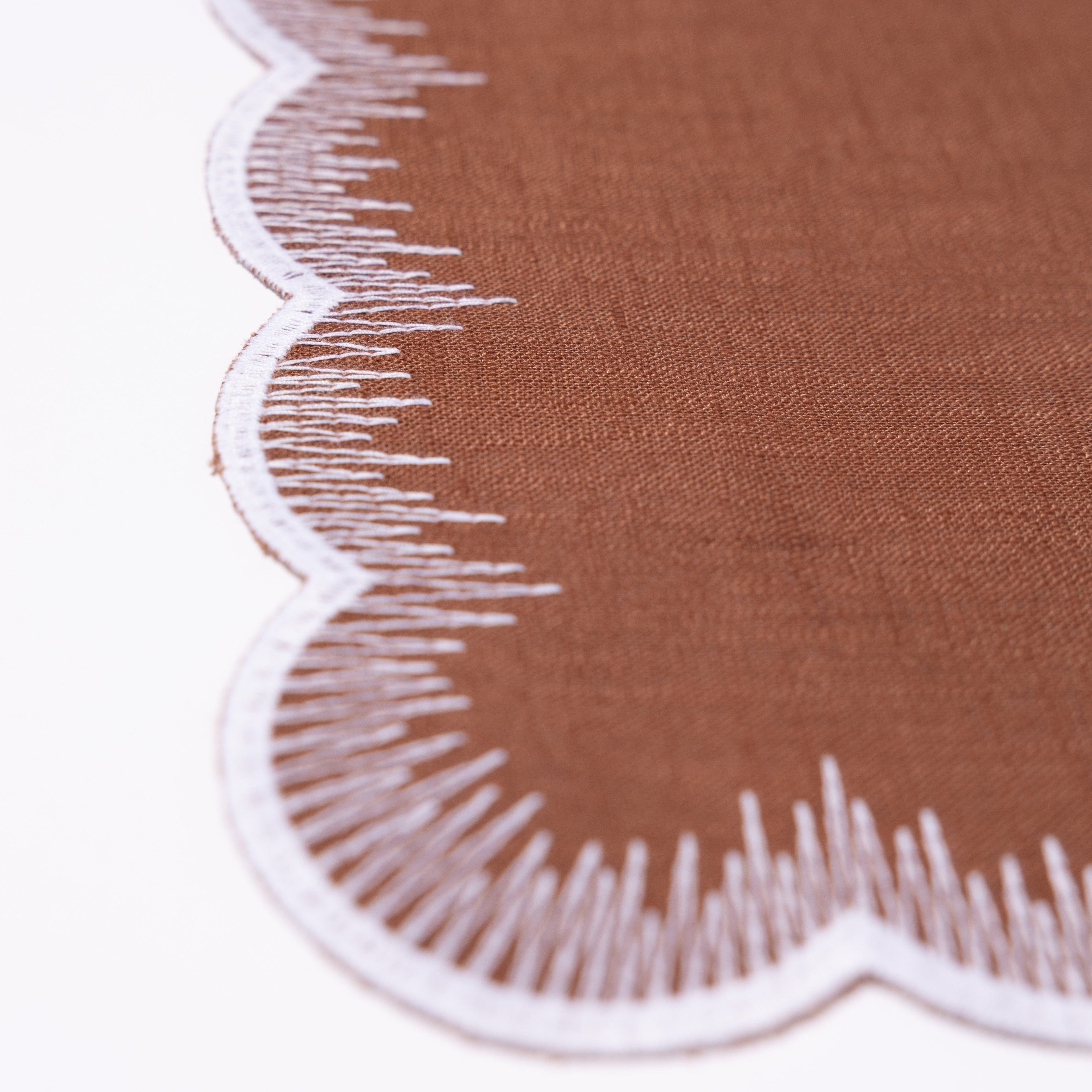 Henriette - Luxury Linens Napkins Flamestitch Caramel with White Napkins (set of 4)