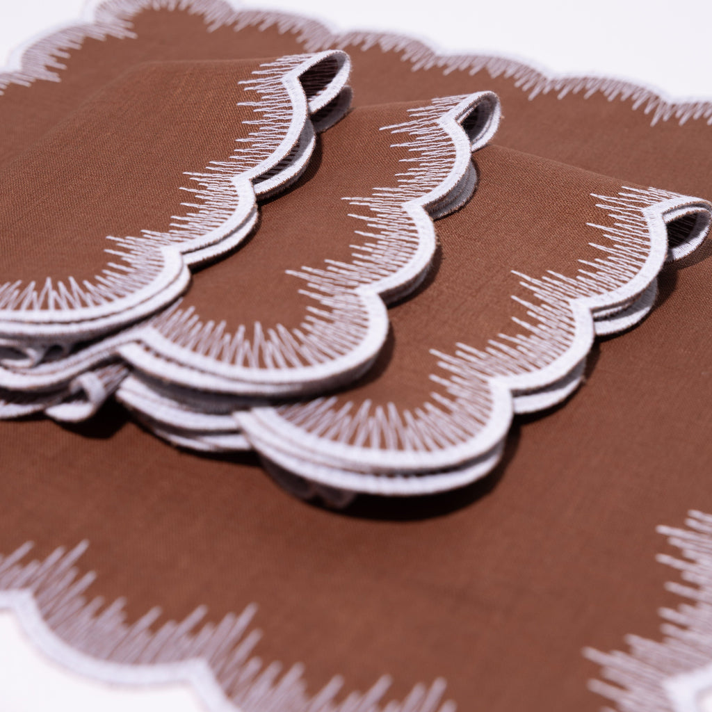 Henriette - Luxury Linens Napkins Flamestitch Caramel with White Napkins (set of 4)