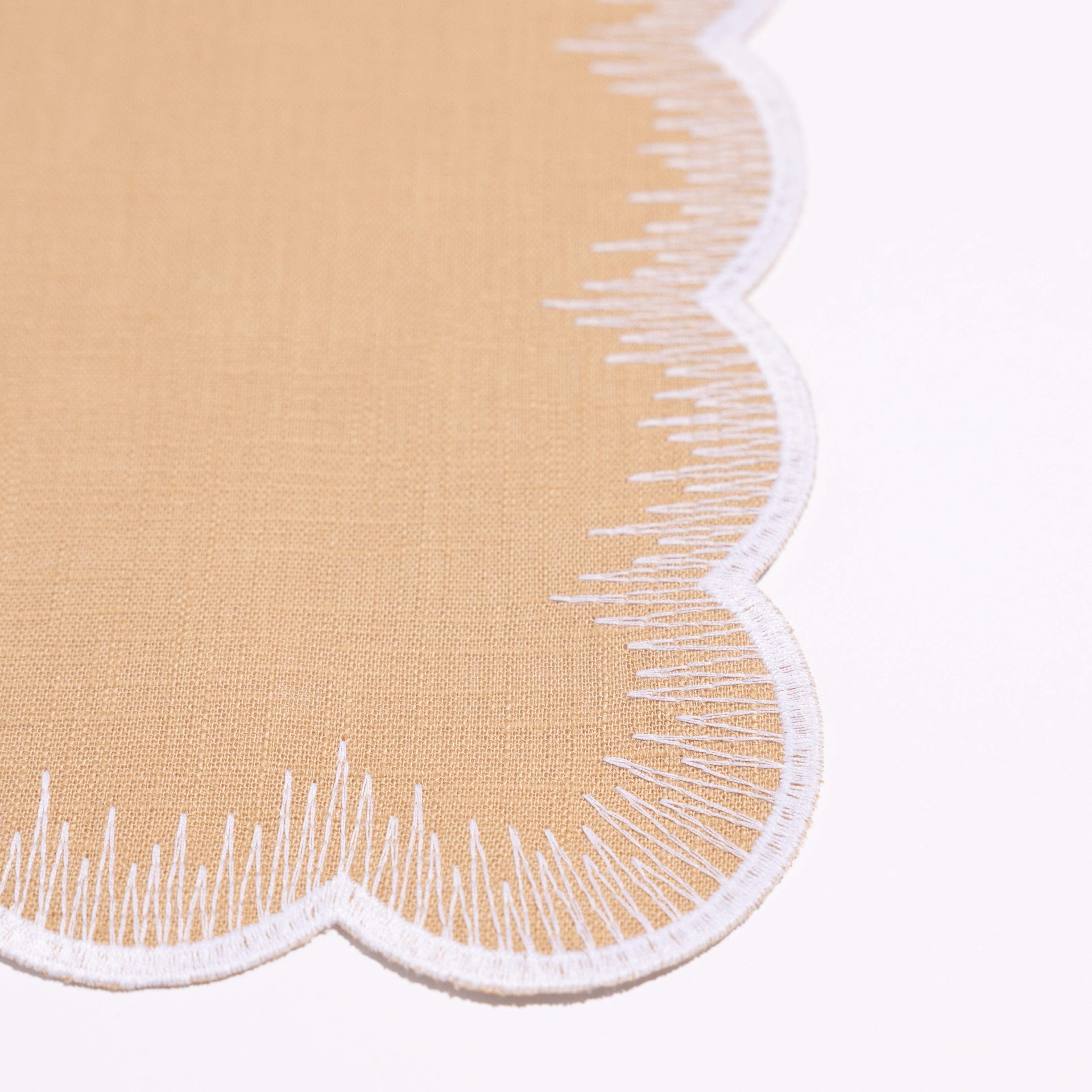 Henriette - Luxury Linens Napkins Flamestitch Sand with White Napkins (set of 4)