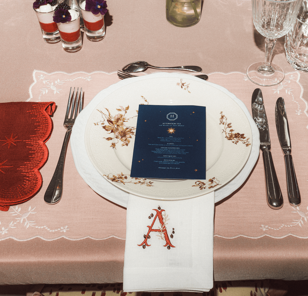 Monogramen Monogrammed White Linen Napkins (Set of 4) – Henriëtte Linens