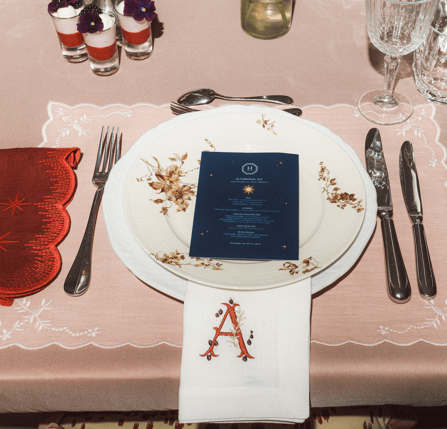 Henriette - Luxury Linens Napkins Monogrammed White Linen Napkins (Set of 4)