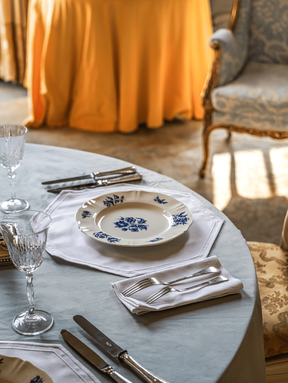 Henriette - Luxury Linens Octagon Placemat White/White