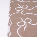 Henriette - Luxury Linens Placemats Classic Bow Mink with White Placemat (set of 4)