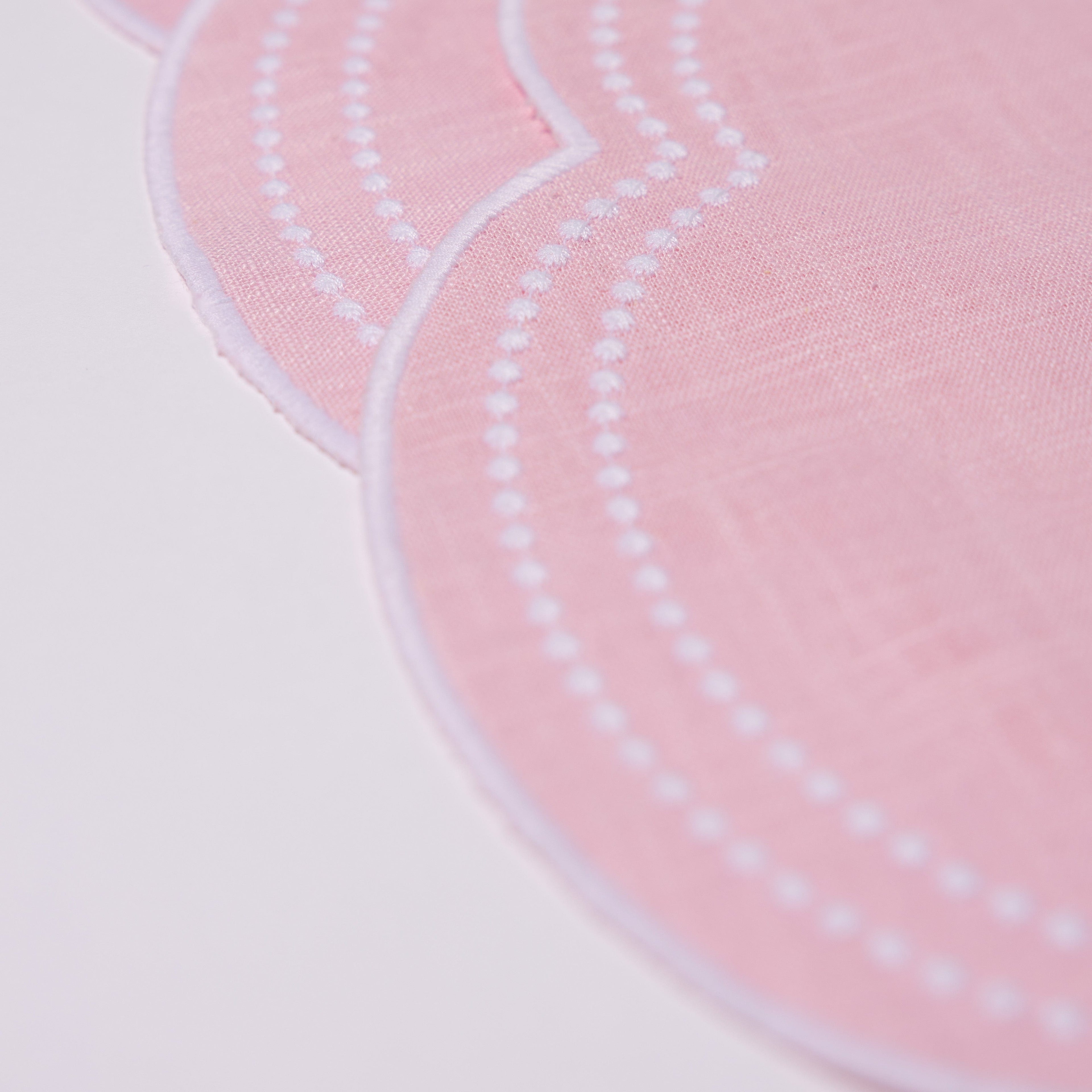Henriette - Luxury Linens Placemats Daisy Placemat in Baby Pink (set of 4)
