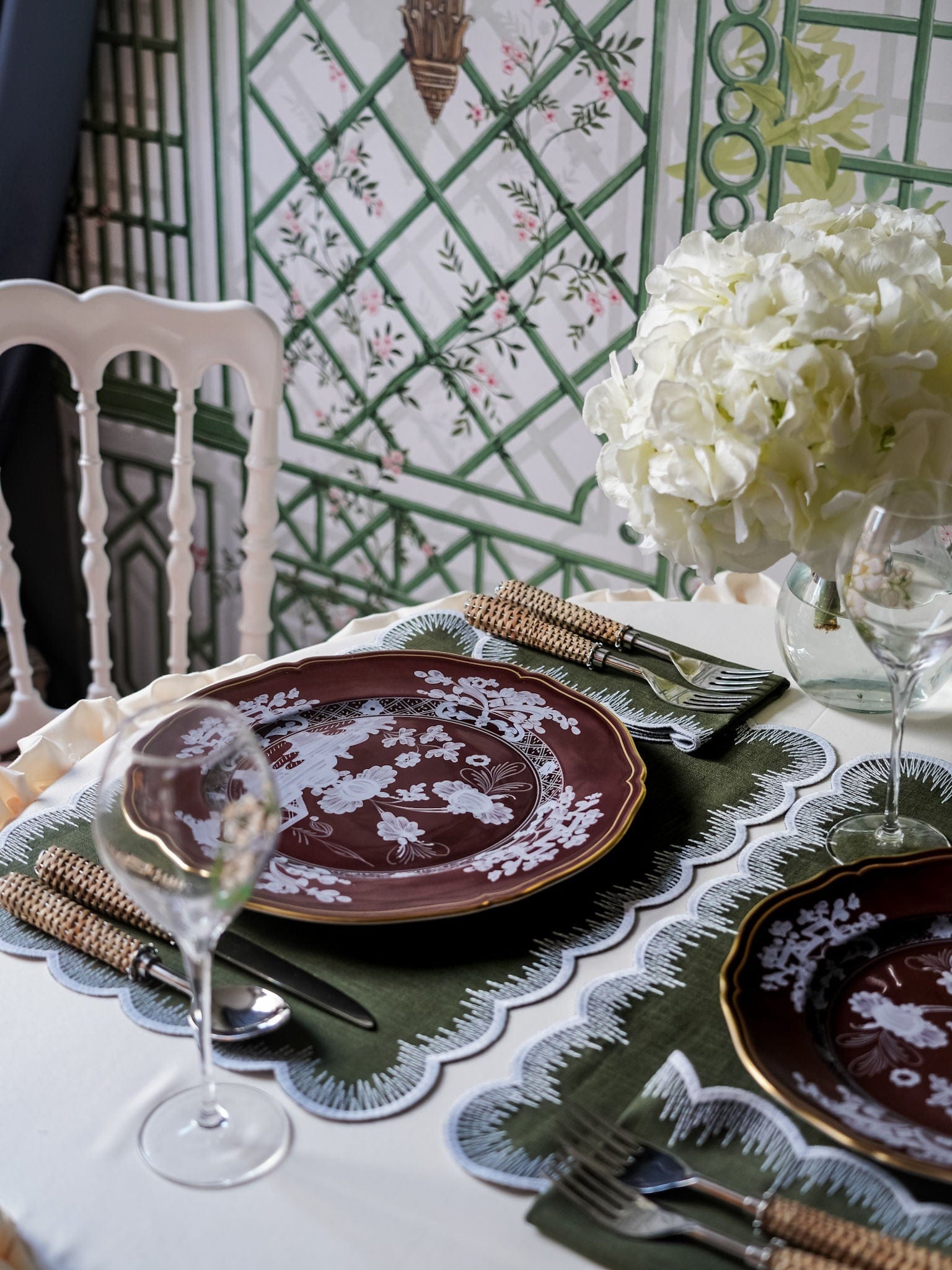 Henriette - Luxury Linens Placemats Flamestitch Army Green with White Placemats (set of 4)