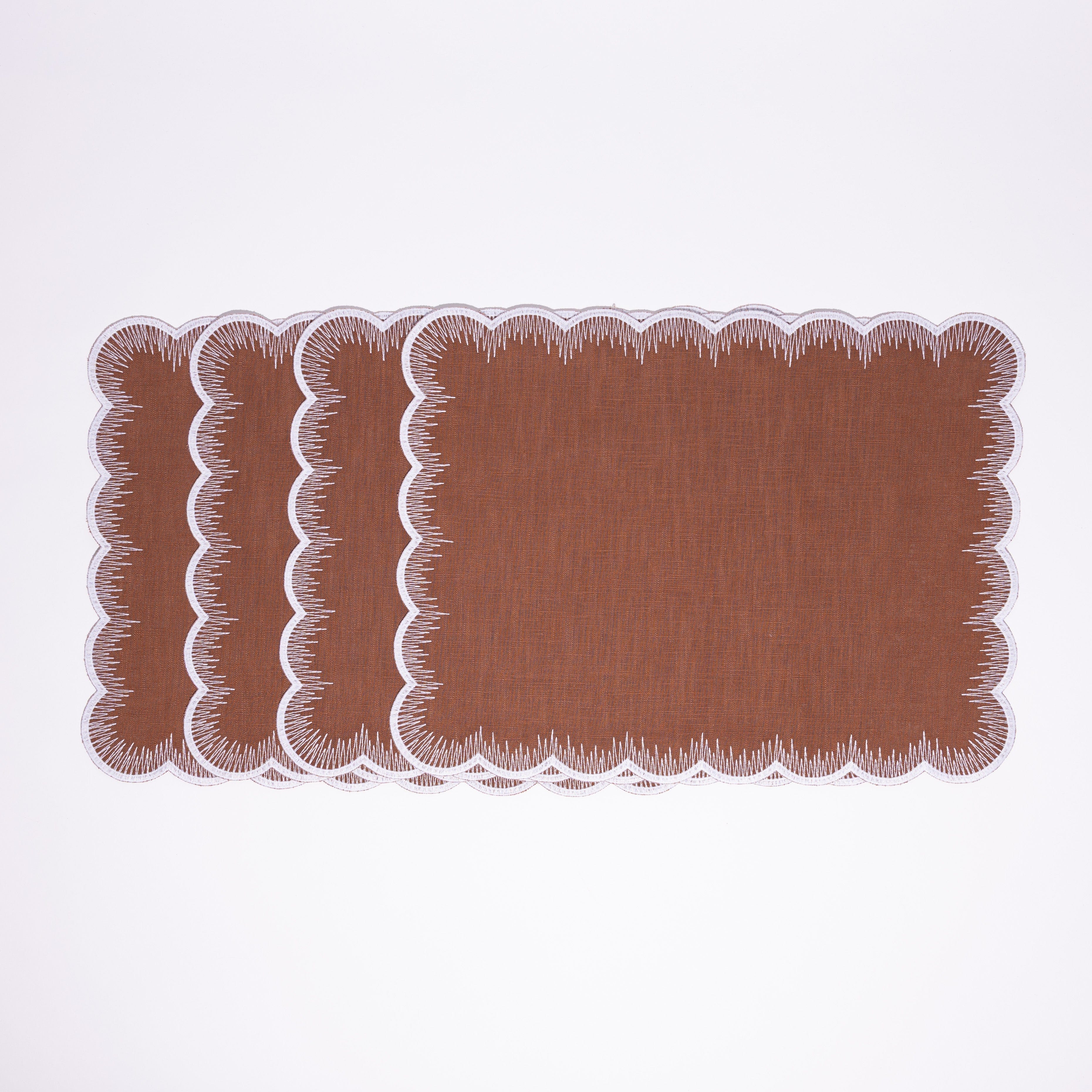 Henriette - Luxury Linens Placemats Flamestitch Caramel with White Placemats (set of 4)