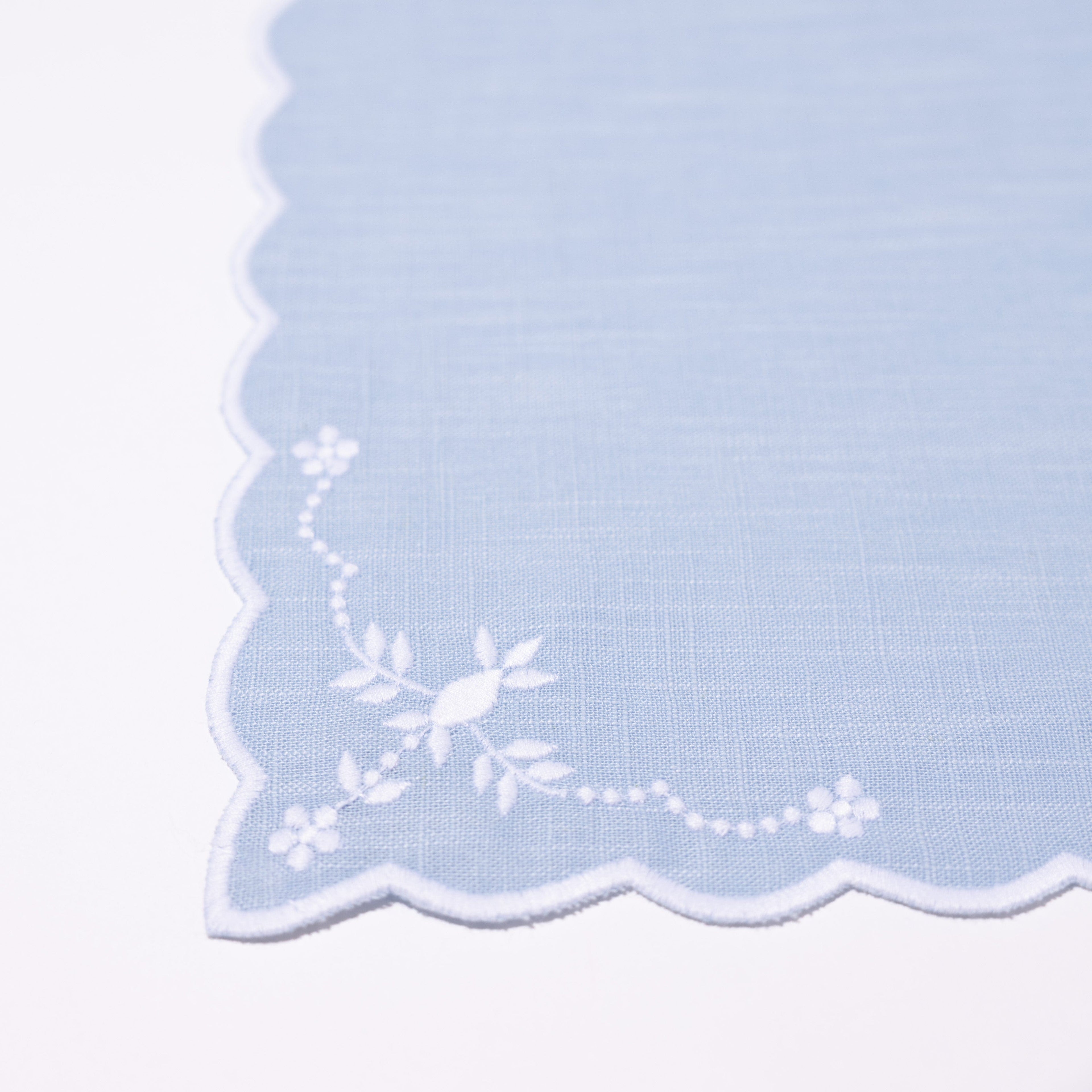 Henriette - Luxury Linens Placemats Floral Placemat in Pale Blue (set of 4)