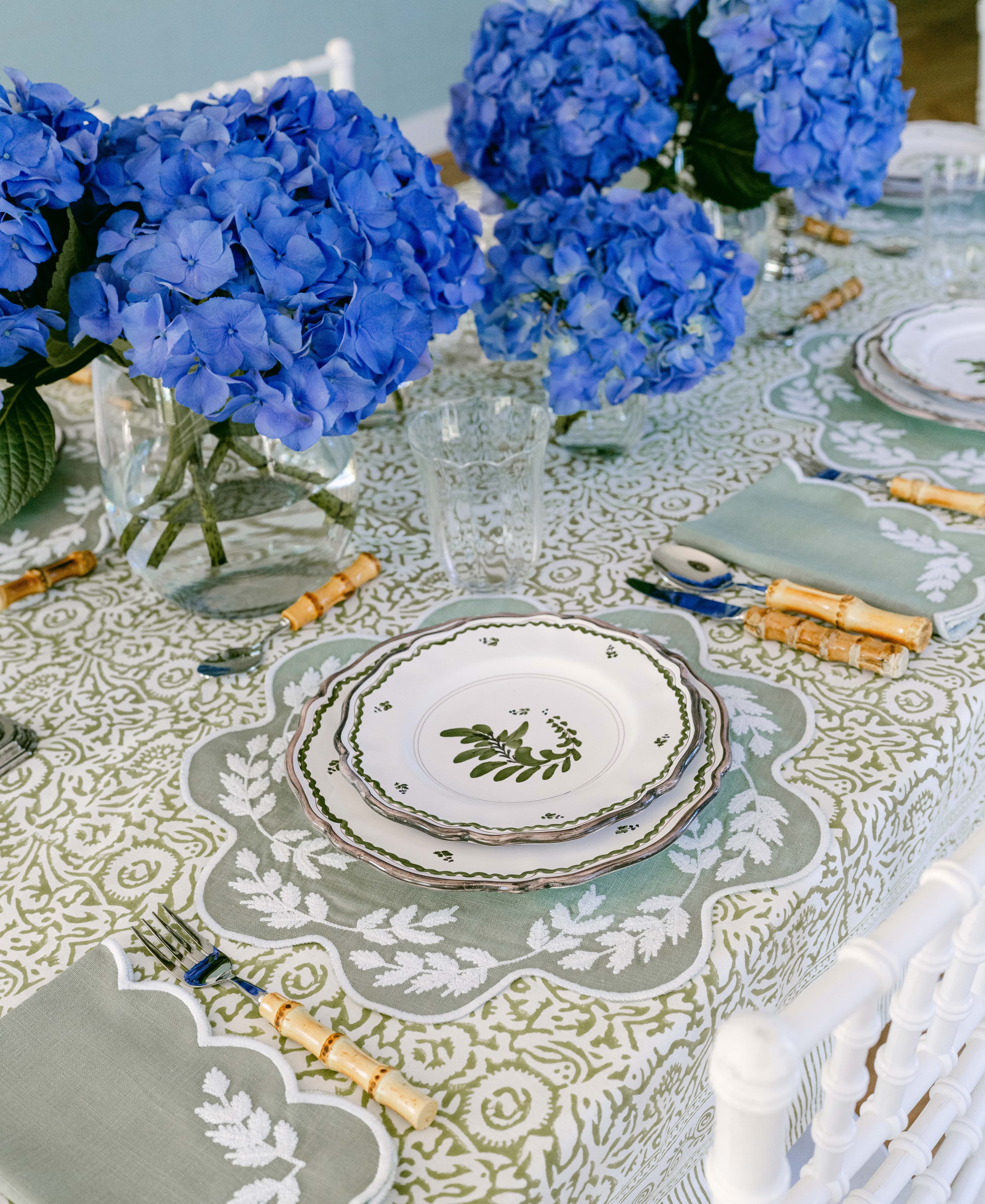 Floral Round Dusty Green with White Placemats (set of 4