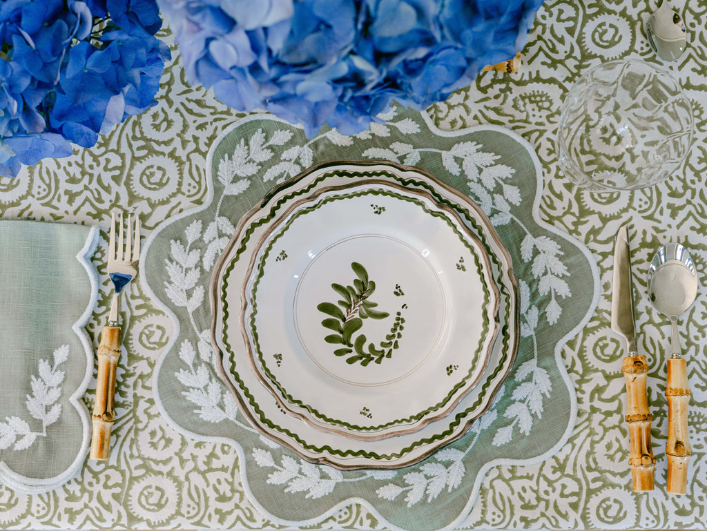 Henriette - Luxury Linens Placemats Floral Round Dusty Green with White Placemats (set of 4)