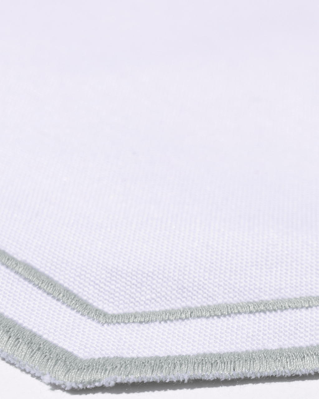 Henriette - Luxury Linens Placemats Octagon Placemat White/Green (set of 4)