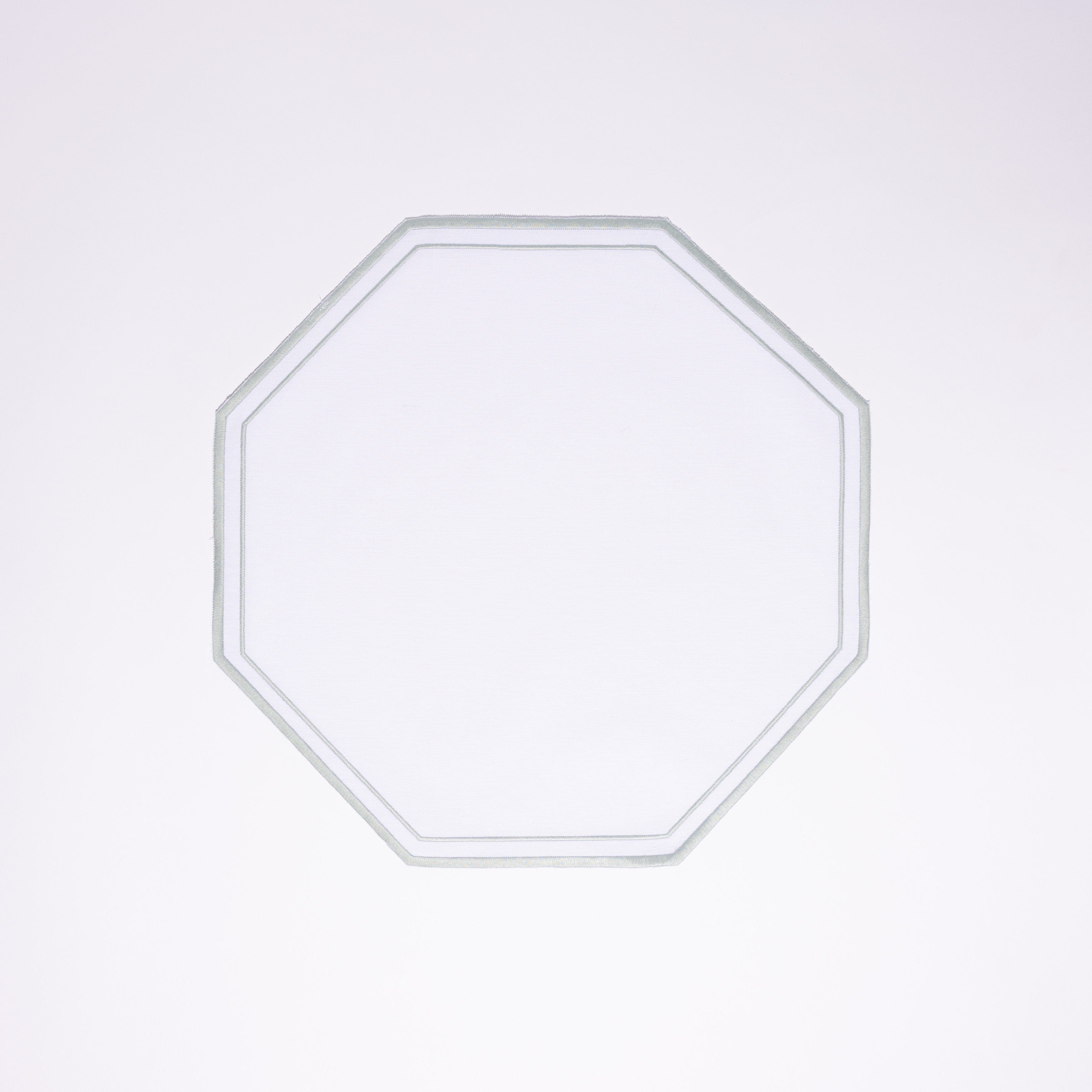 Henriette - Luxury Linens Placemats Octagon White with Green Placemats (set of 4)