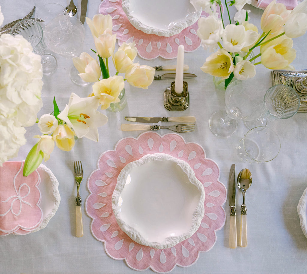 Henriette - Luxury Linens Placemats Pippa Oval Baby Pink with White Placemats (set of 4)