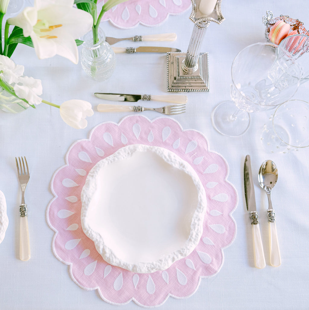 Henriette - Luxury Linens Placemats Pippa Oval Baby Pink with White Placemats (set of 4)
