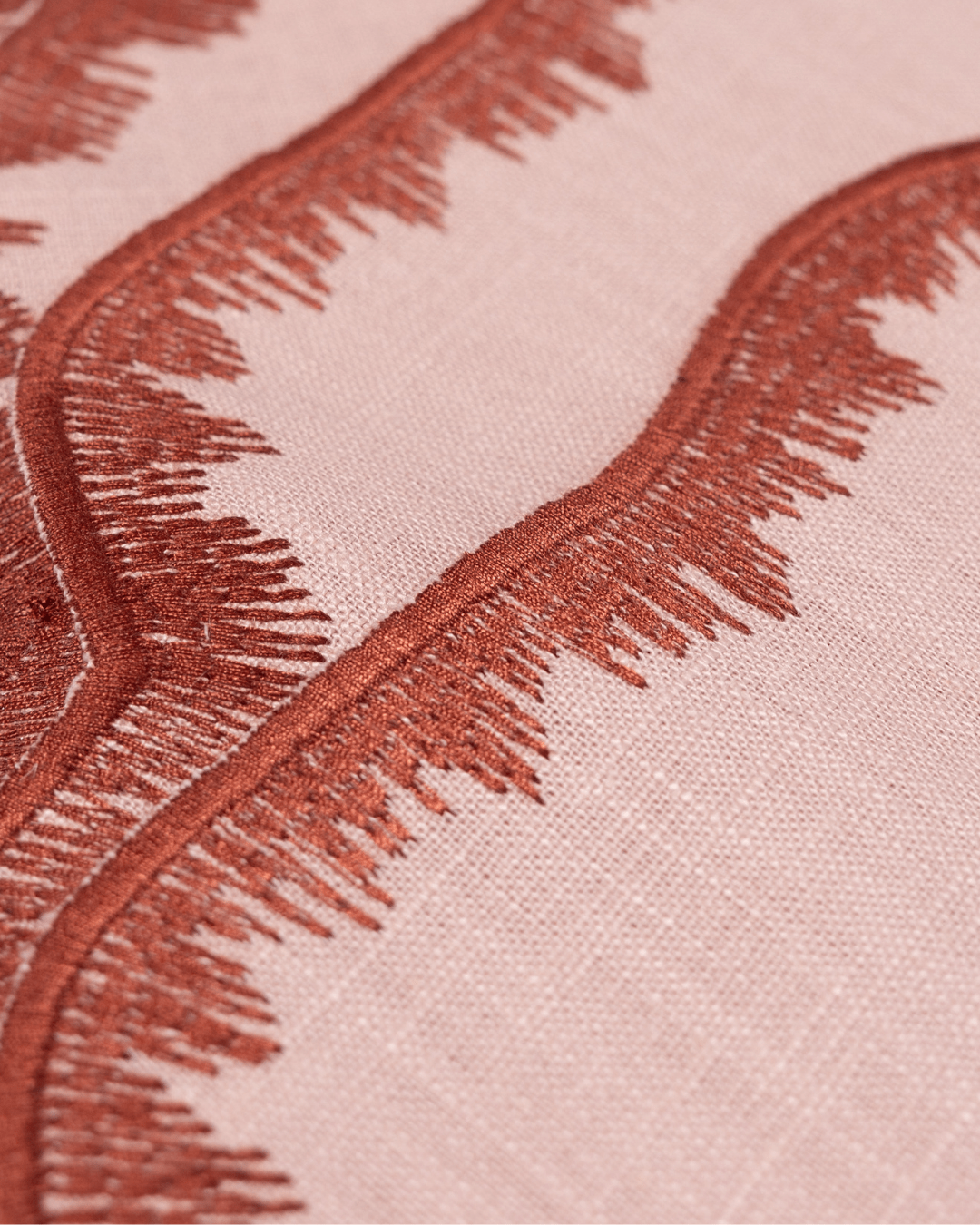 Henriette - Luxury Linens Placemats Round Flamestitch Dusty Pink Earth