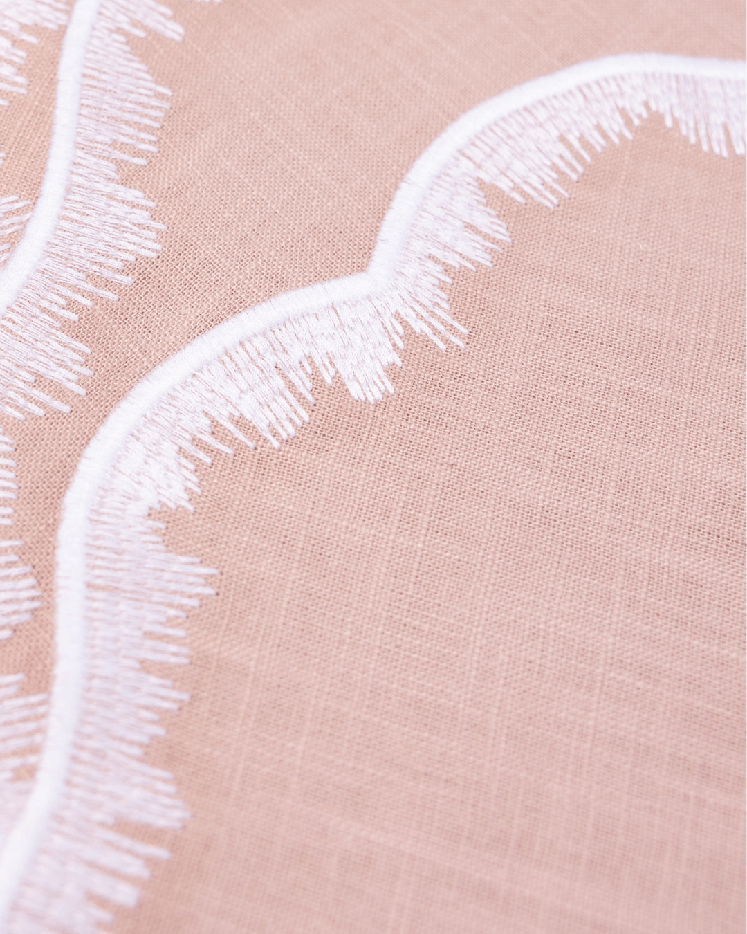 Henriette - Luxury Linens Placemats Round Flamestitch Dusty Pink