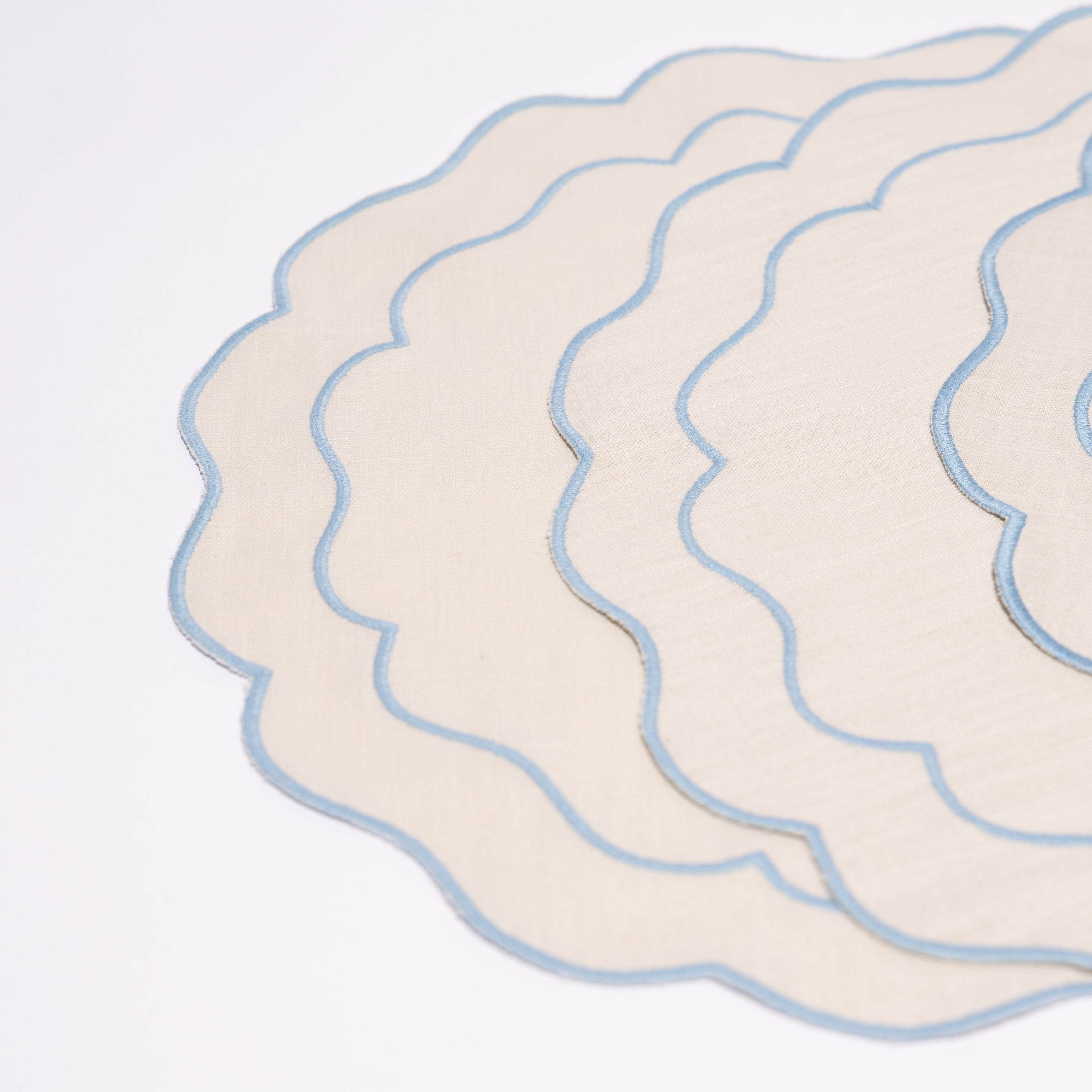 Henriette - Luxury Linens Placemats Seafolly Beige with Blue Placemat (set of 4)