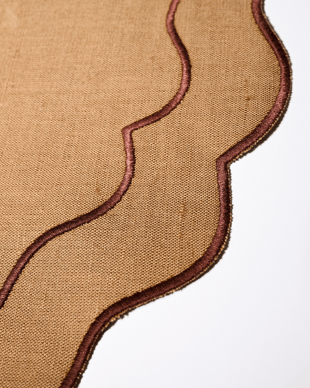 Henriette - Luxury Linens Placemats Seafolly Caramel with Maroon Placemats (set of 4)