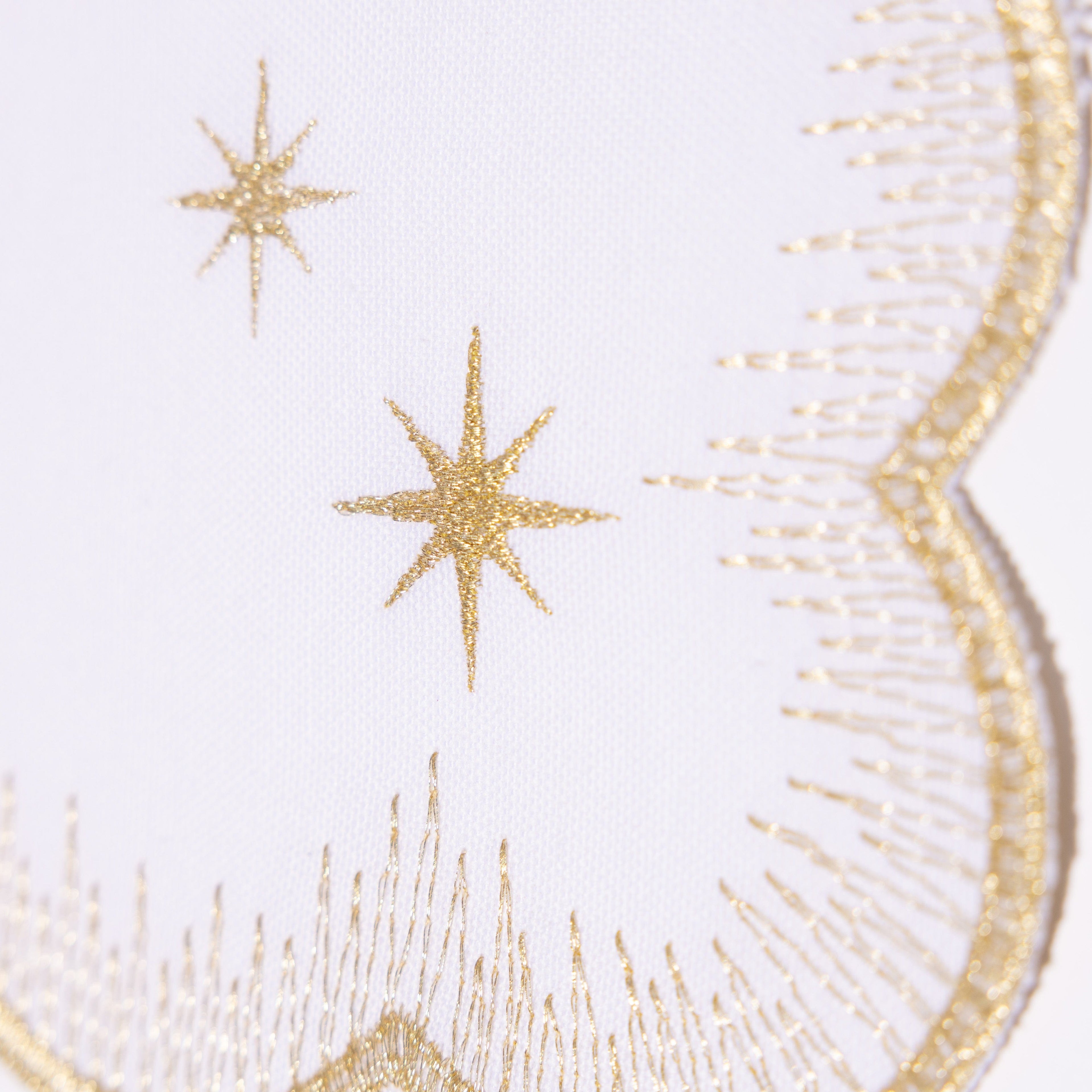 Henriette - Luxury Linens Placemats Starlight White with Metallic Gold Placemats (set of 4)