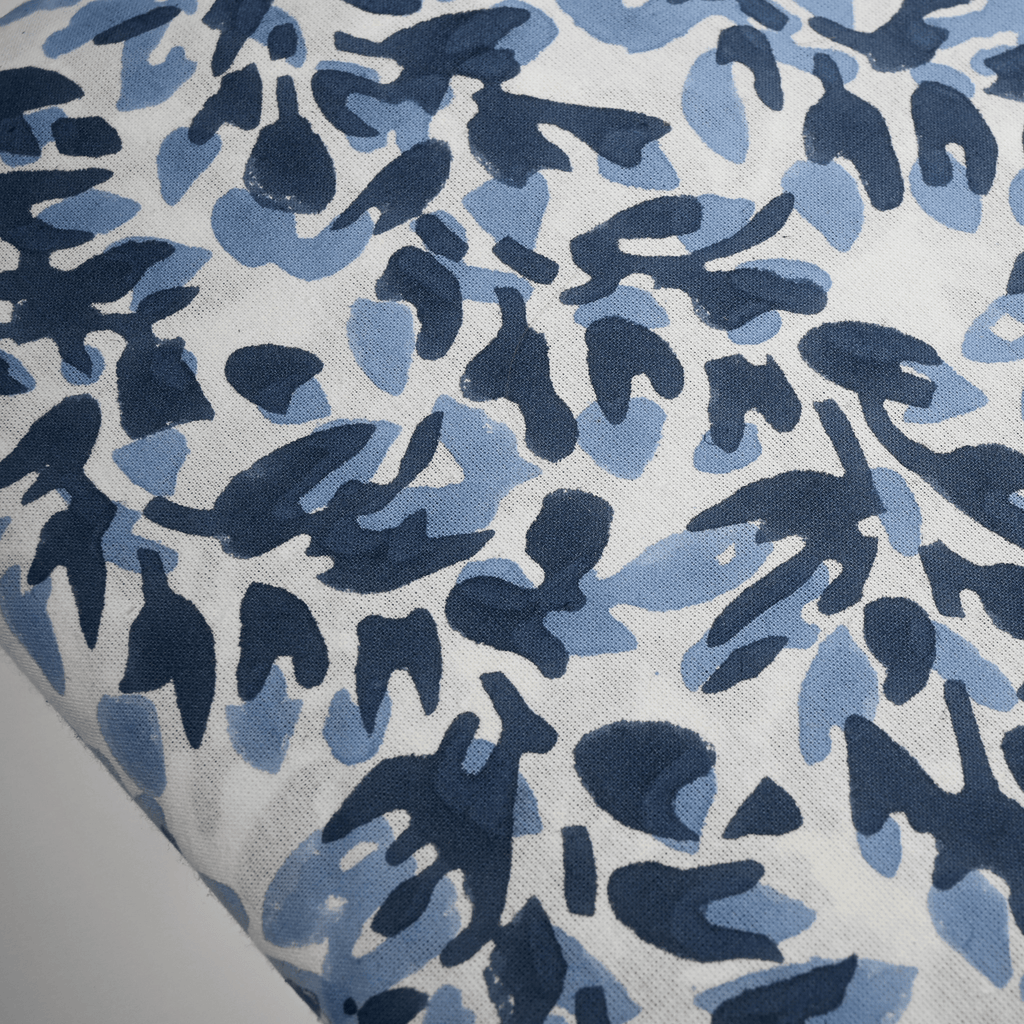 Henriette - Luxury Linens Table Cloth Round Olivia Pale-Blue Tablecloth