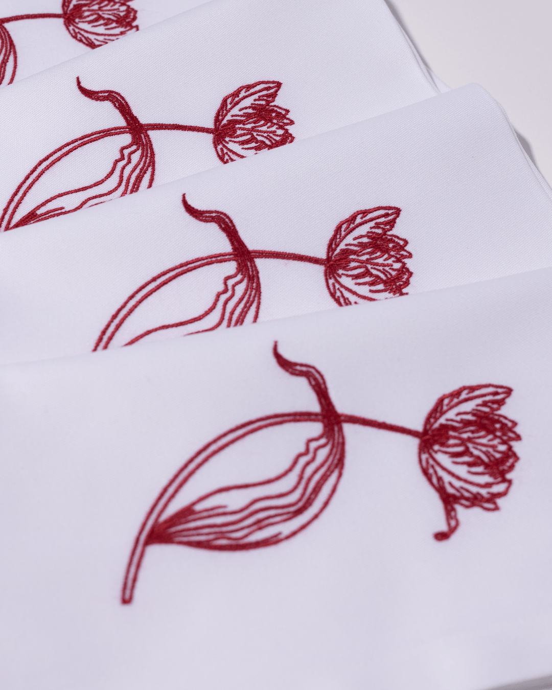 Henriette - Luxury Linens Tulip White Napkins with Ruby Red (set of 4)